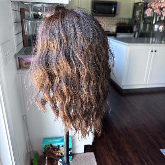 Chelsey Smith Crowns Dolce Brunette Petite - Picture 3 of 13